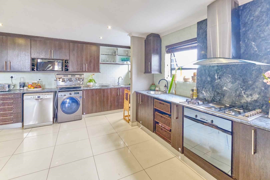 4 Bedroom Property for Sale in Flamingo Vlei Western Cape